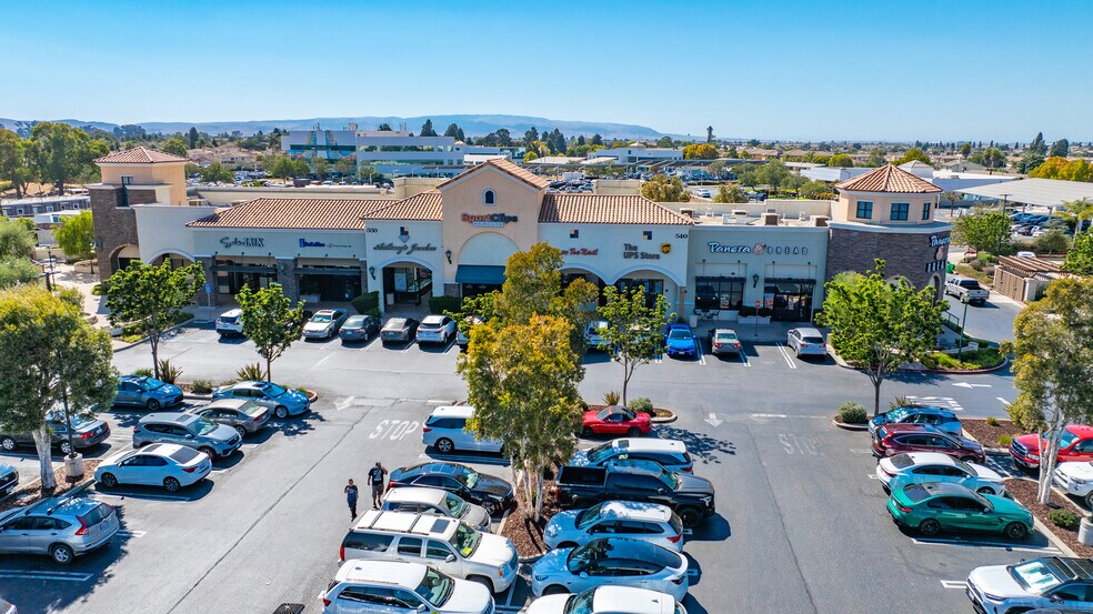 More Photos Of 550 E Betteravia Rd, Santa Maria Freestanding For Lease