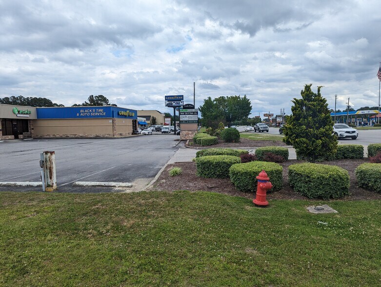 More Photos Of Western Blvd, Jacksonville Land For Sale