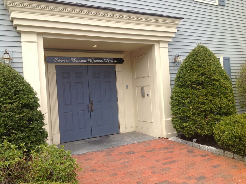 More Photos Of 7 Essex Green Dr, Peabody Office For Lease