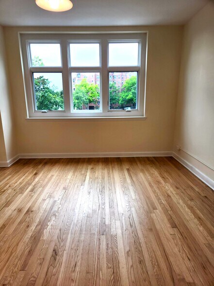 More Photos Of 244 Greenwich Ave, Greenwich General Retail For Sale