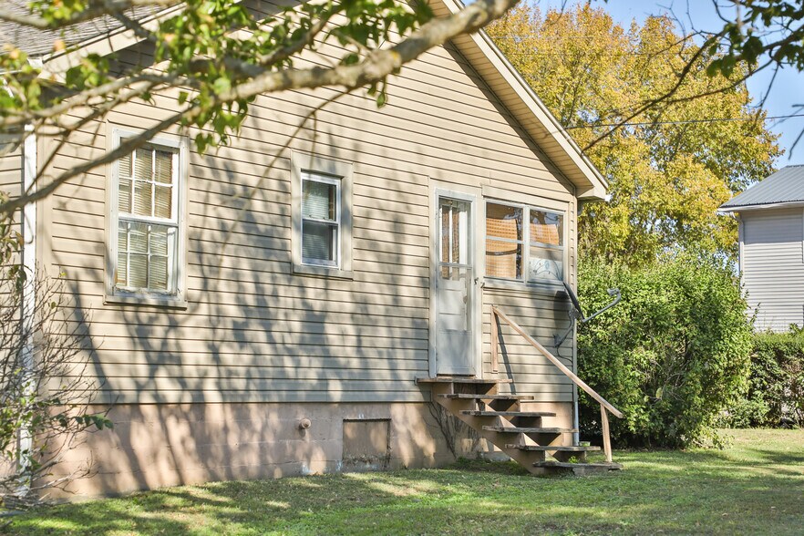 More Photos Of 422 W Jackson St, Union City Apartments For Sale