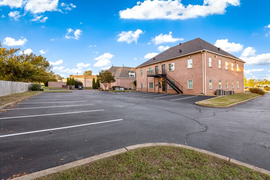 More Photos Of 6933 Crumpler Blvd, Olive Branch Office For Lease