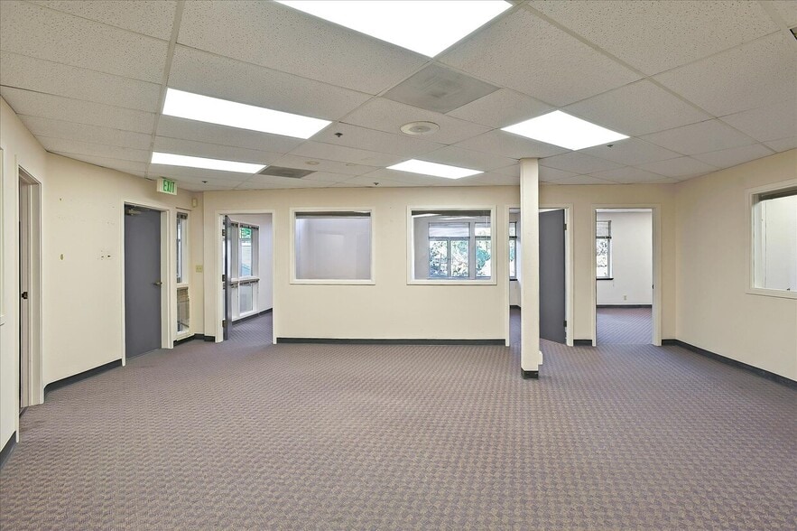 More Photos Of 370-390 Bridge Pky, Redwood City Medical For Lease
