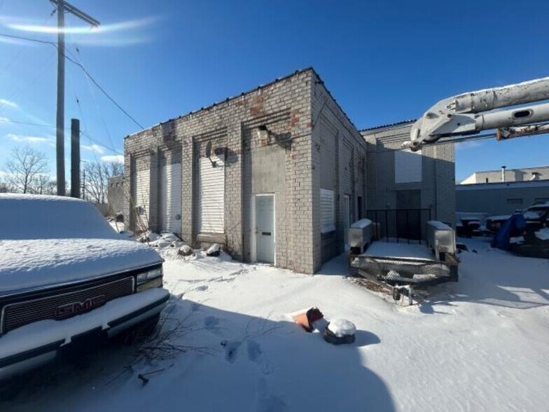 More Photos Of 6149 Cleveland St, Merrillville Industrial For Sale