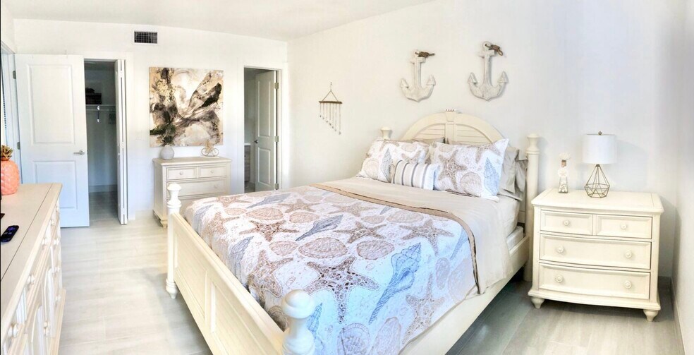 More Photos Of 2638 Lake Dr, Riviera Beach Apartments For Sale