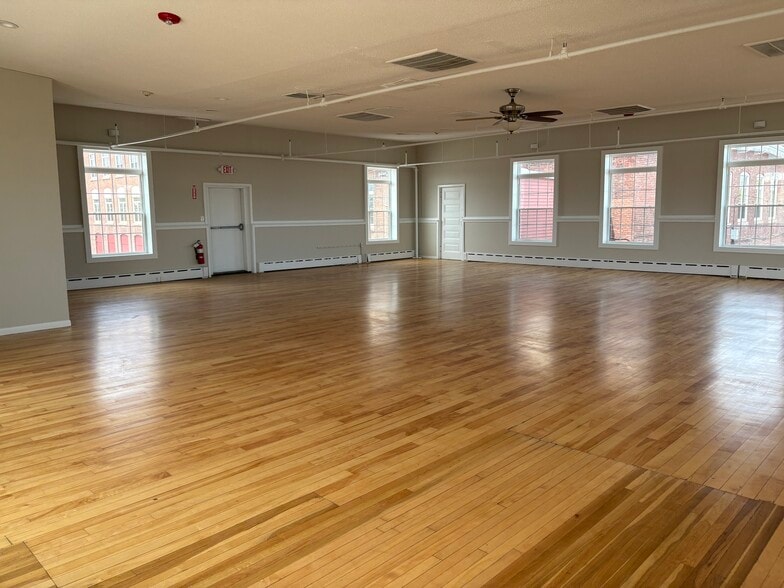 More Photos Of 701 Orchard St, New Bedford General Retail For Lease