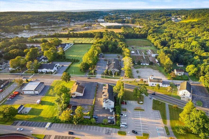 More Photos Of 159 Boston Post Rd, East Lyme Apartments For Sale