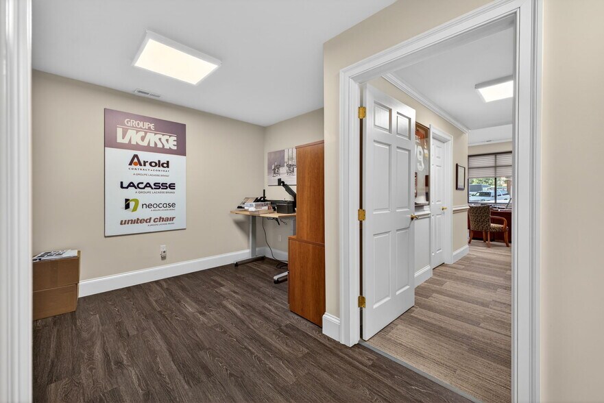 More Photos Of 3413 Griffin St, Portsmouth Light Distribution For Sale