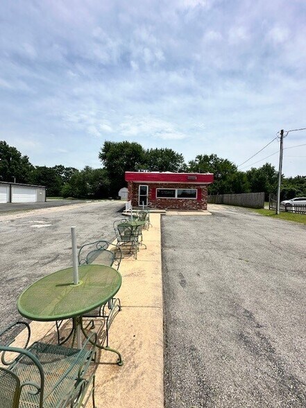 More Photos Of 1100 N York St, Muskogee Restaurant For Sale