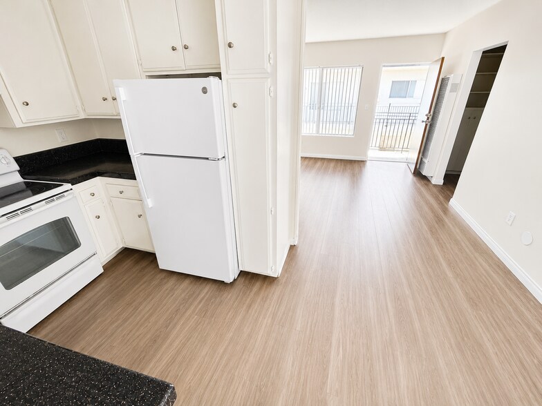 More Photos Of 4744 Hawley Blvd, San Diego Apartments For Sale