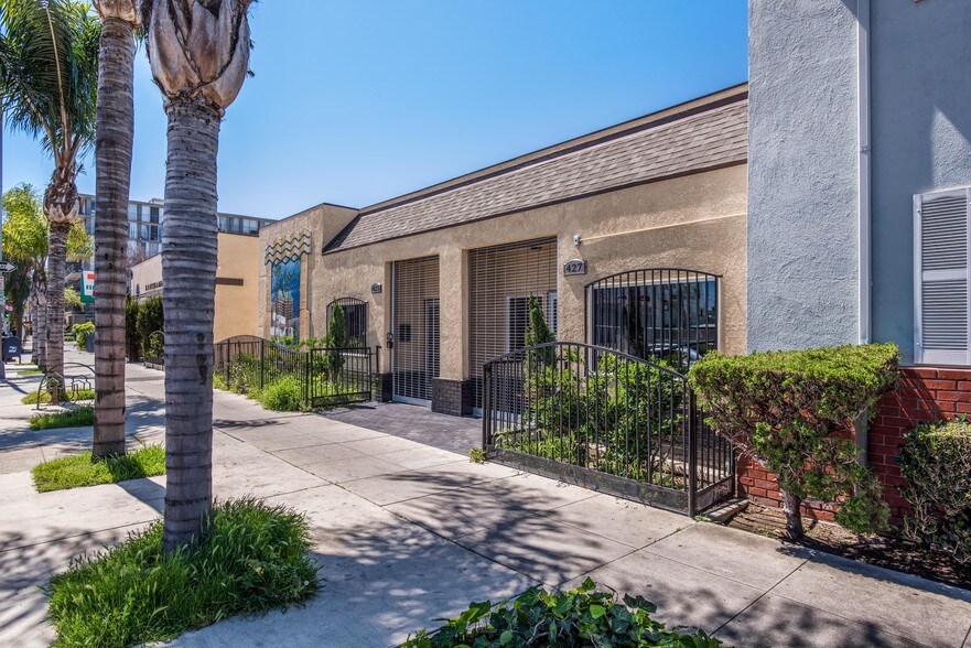 More Photos Of 425-427 Atlantic Ave, Long Beach Office For Sale