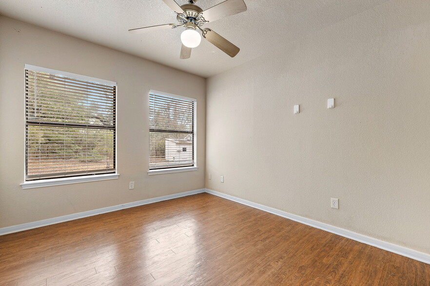 More Photos Of 3480 Jack C Hays Trl, Buda Office For Lease