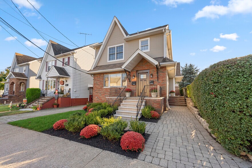 More Photos Of 77 Jefferson Plz, Totowa Office For Sale