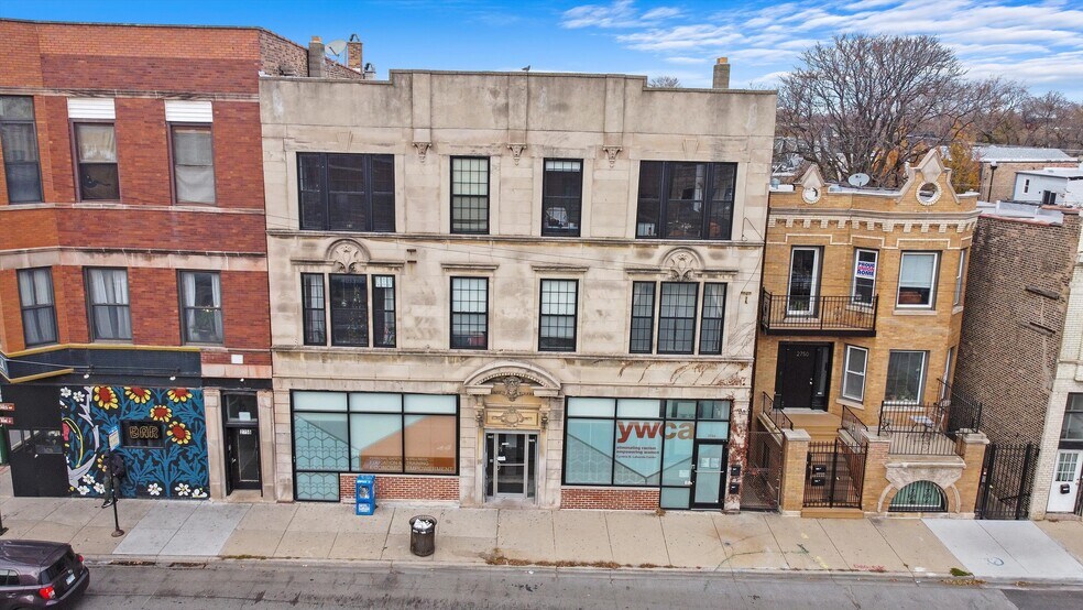More Photos Of 2754 W Fullerton Ave, Chicago Freestanding For Lease