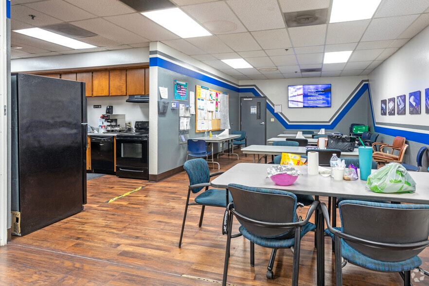 More Photos Of 3146 S Chestnut Ave, Fresno Warehouse For Sale