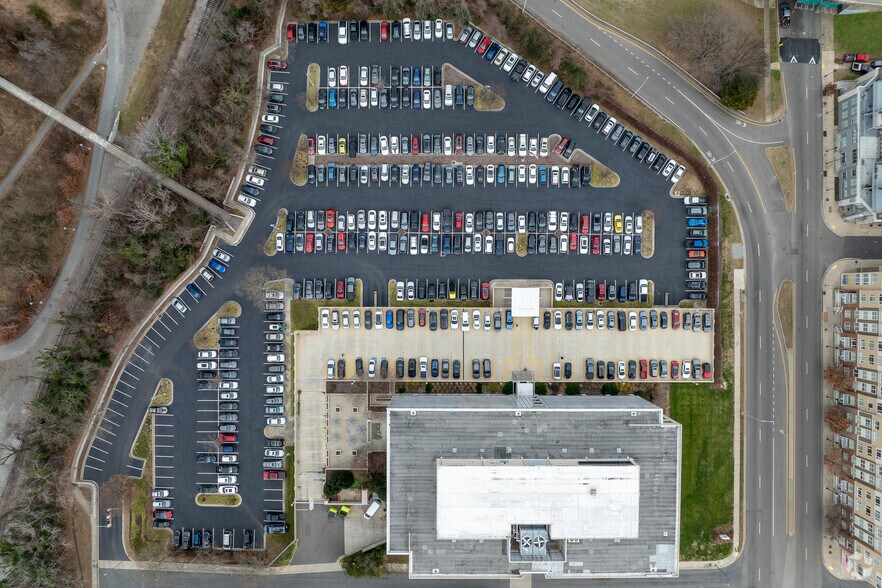 More Photos Of 901 Semmes Ave, Richmond Office For Lease