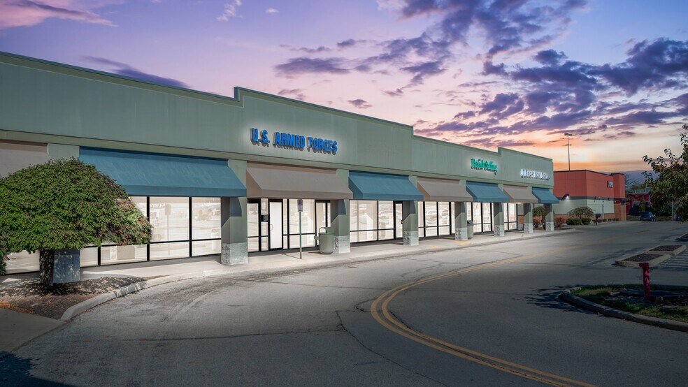 More Photos Of 987 E Ash St, Piqua Storefront For Lease