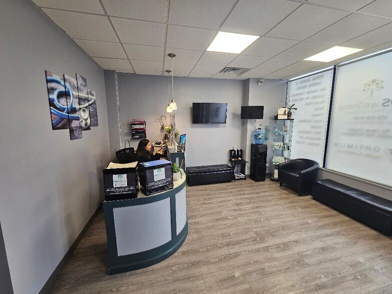 More Photos Of 158 Jericho Tpke, Mineola Storefront Retail Residential For Lease