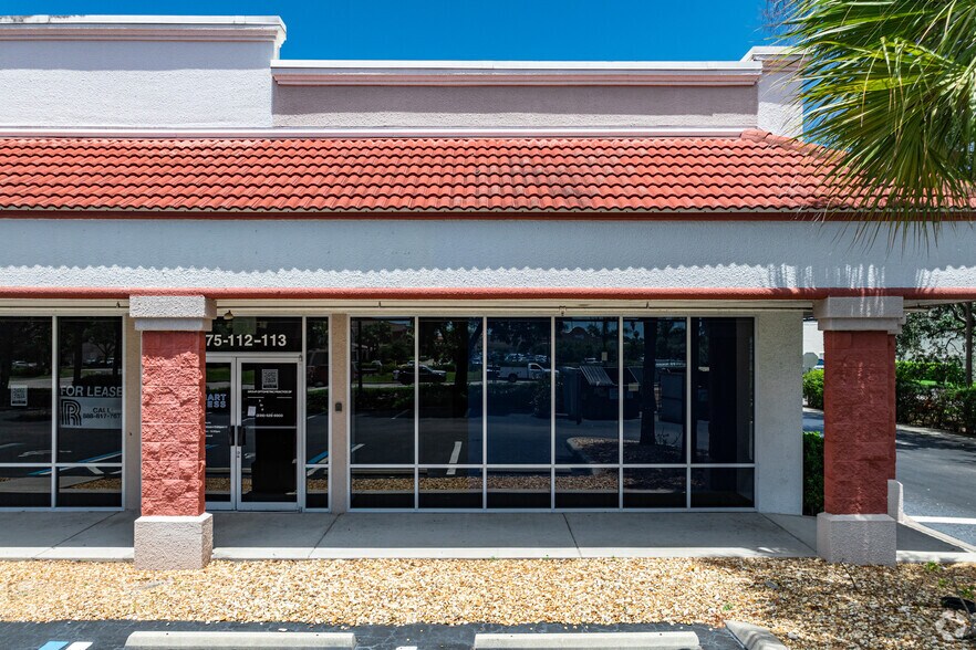 More Photos Of 2275 Pine Ridge Rd, Naples Freestanding For Lease