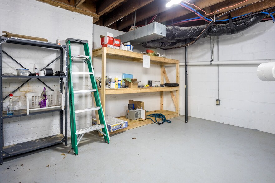 More Photos Of 502 W Main St, Danville Office For Sale