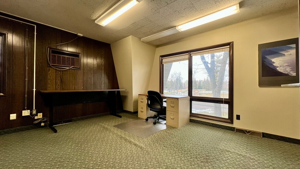 More Photos Of 2604 Sunnyside Dr, Cadillac Medical For Sale