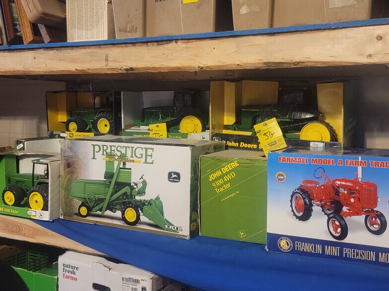 More Photos Of 1045 Eagon St, Barberton Manufacturing For Sale