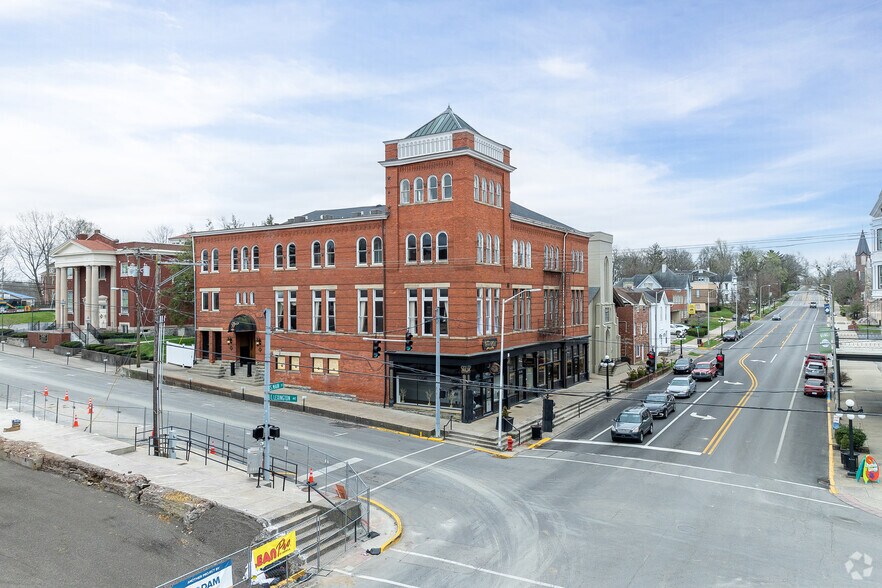 More Photos Of 101 S Main St, Winchester Restaurant For Lease