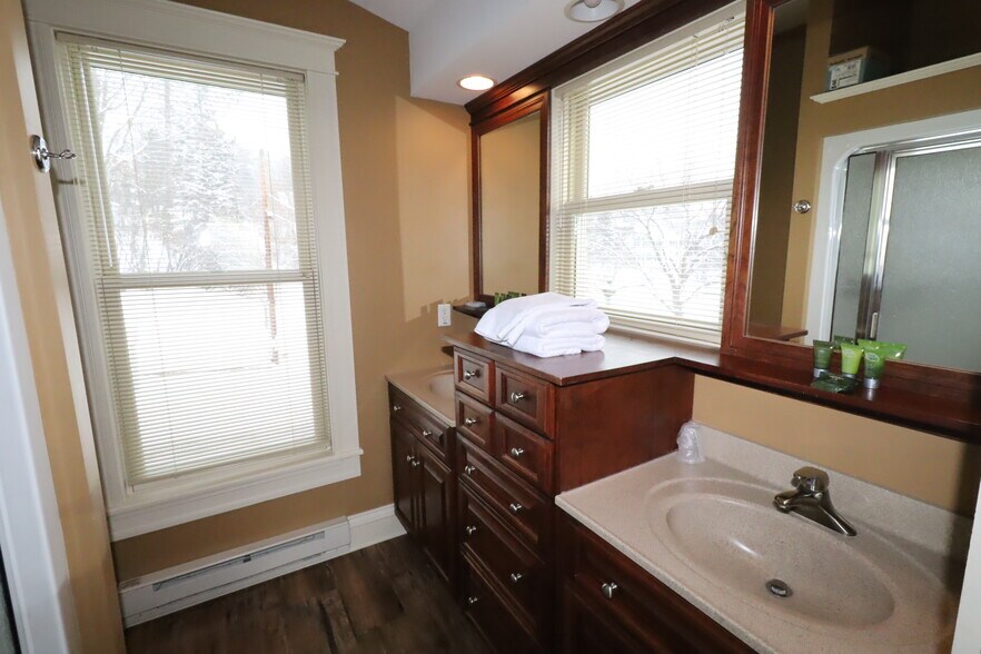 More Photos Of 250 Rittenhouse Ave, Bayfield Restaurant For Sale