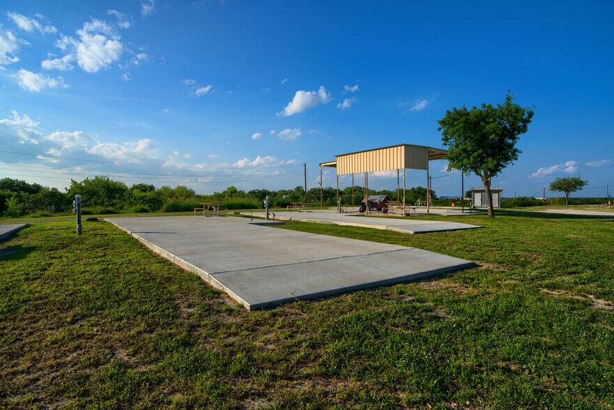 More Photos Of 101 Campbell Rd 3, Sandia Trailer Camper Park For Sale