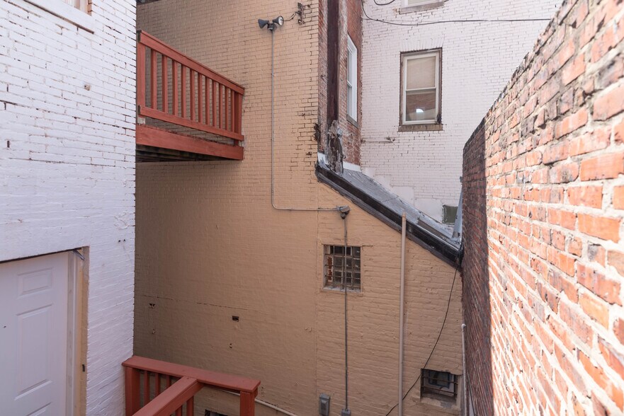 More Photos Of 2100-2102 Maryland Ave, Baltimore Apartments For Sale