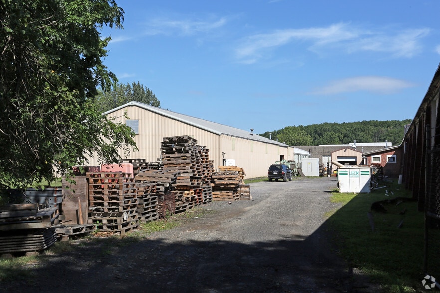 More Photos Of 201 W Lincoln Hwy, Penndel Manufacturing For Sale