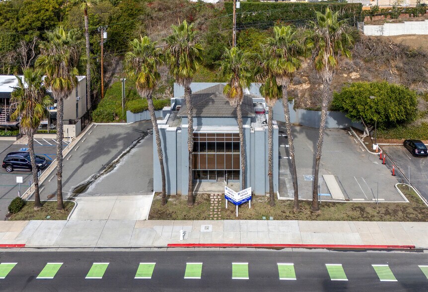 More Photos Of 1520 W Coast Hwy, Newport Beach Auto Dealership For Sale