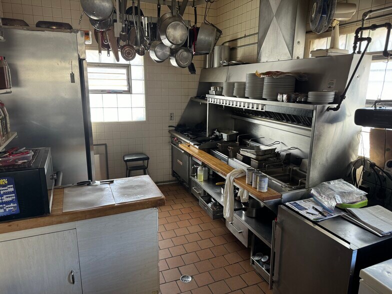 More Photos Of 8101 W Greenfield, Milwaukee Bar For Sale