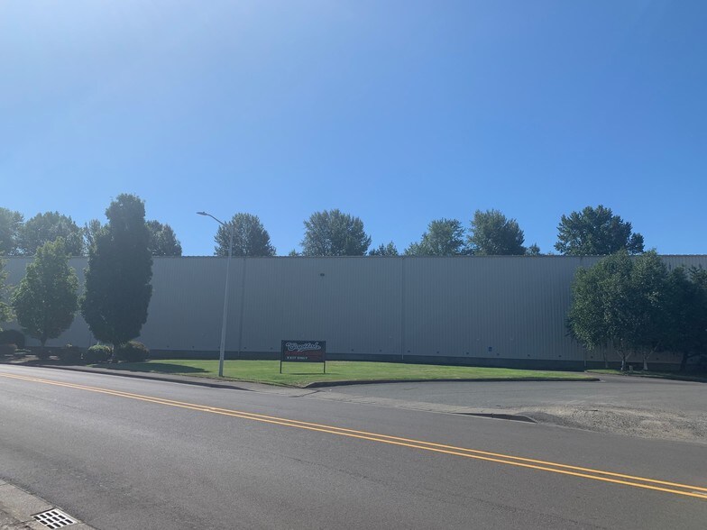 More Photos Of 1440 Salem Industrial Dr NE, Salem Refrigeration Cold Storage For Sale