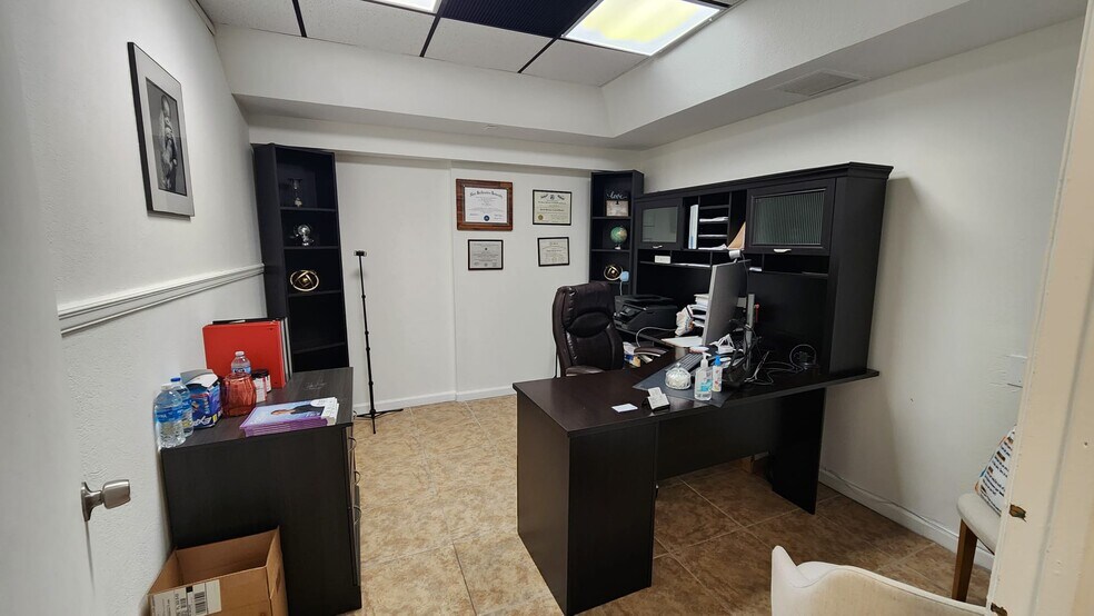 More Photos Of 7800 W Oakland Park Blvd, Sunrise Medical For Sale
