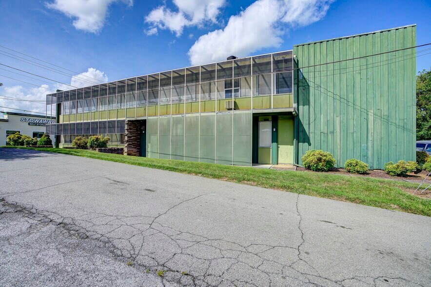 More Photos Of 337 Bluff City Hwy, Bristol Office For Sale