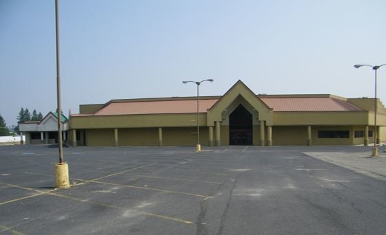More Photos Of 603 S Fir Ave, Deer Park Supermarket For Lease