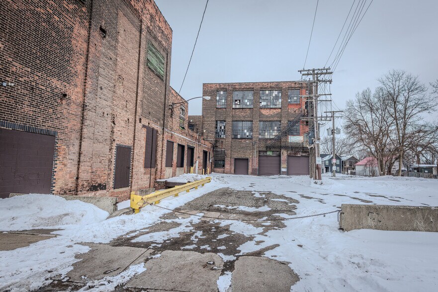 More Photos Of 3155 W 33rd St, Cleveland Warehouse For Sale