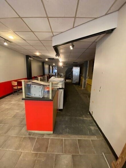 More Photos Of 835 N Market St, Wilmington Storefront Retail Office For Lease