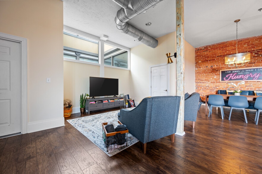 More Photos Of 144 W Liberty St, Wooster Office For Sale