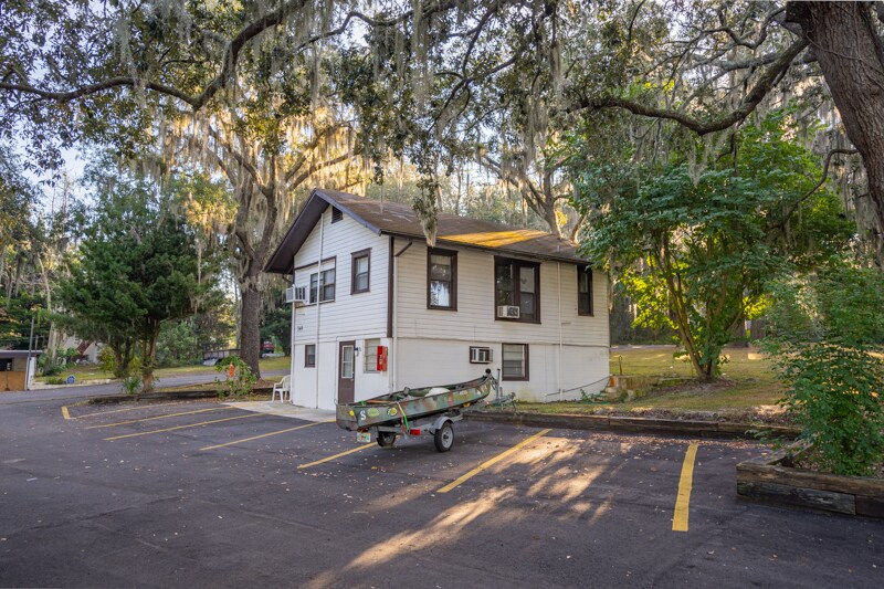 More Photos Of 8105 W Colonial Dr, Orlando Apartments For Sale