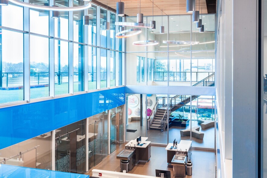 More Photos Of 4801 West Fwy, Fort Worth Veterinarian Kennel For Sale