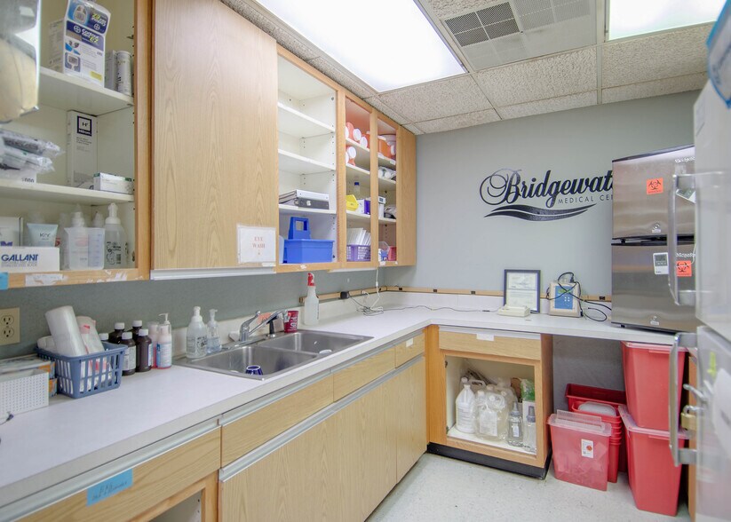 More Photos Of 750 Salem Dr, Owensboro Medical For Lease