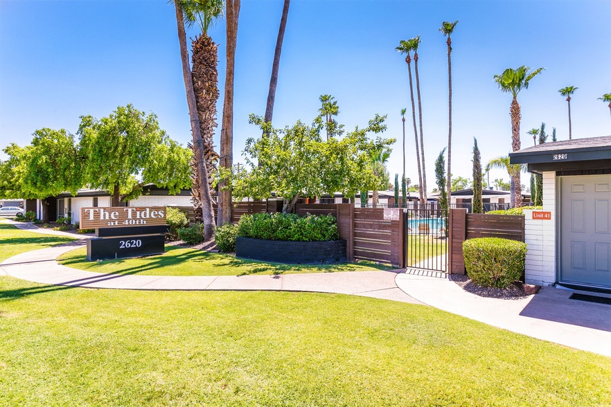 More Photos Of 2620 N 40th St, Phoenix Apartments For Sale