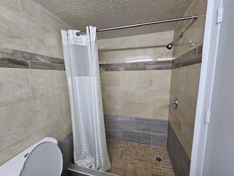 More Photos Of 1901 S Ocean Blvd, Myrtle Beach Hotel For Sale