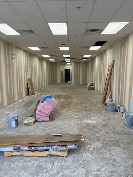 More Photos Of 3315 W 115th St, Merrionette Park General Retail For Lease