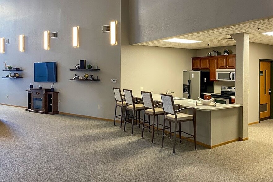More Photos Of 600 W North St, Greenfield Apartments For Sale