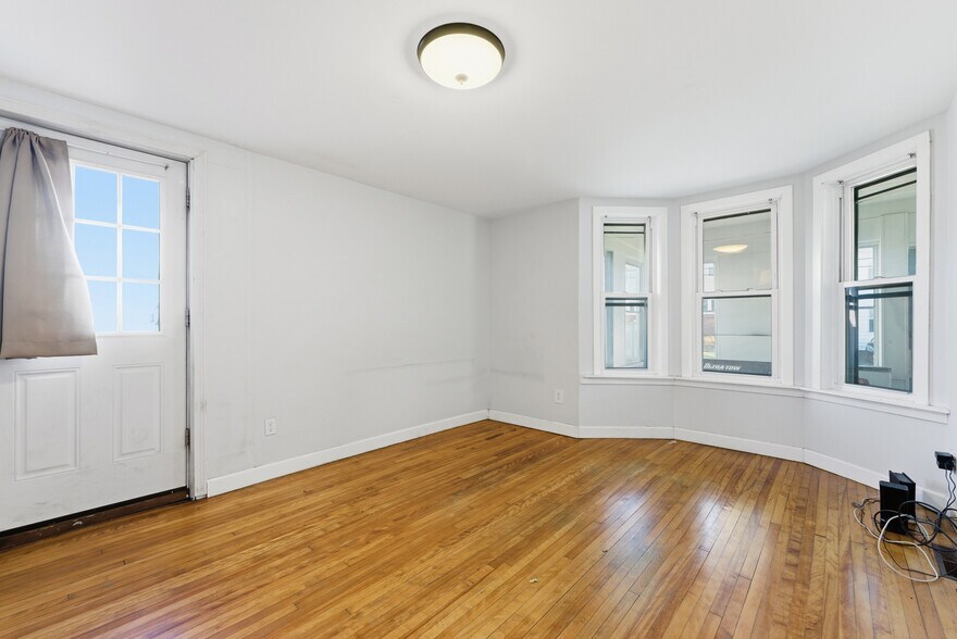 More Photos Of 285-289 East St, Ludlow Apartments For Sale