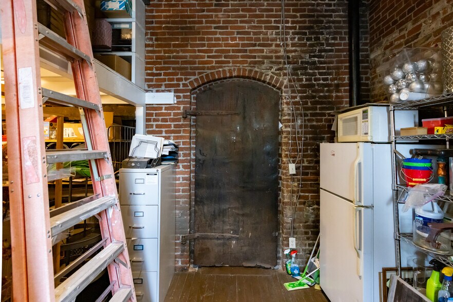 More Photos Of 315 E 2nd St, The Dalles General Retail For Sale