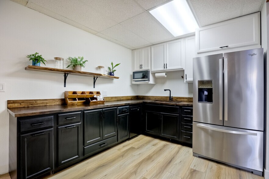 More Photos Of 1938 Kellogg Ave, Carlsbad Coworking Space